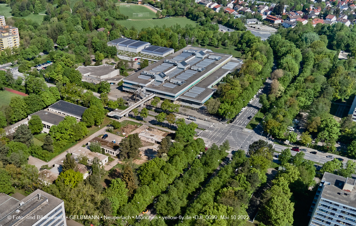 10.05.2022 - Luftbilder von der Baustelle Haus für Kinder in Neuperlach